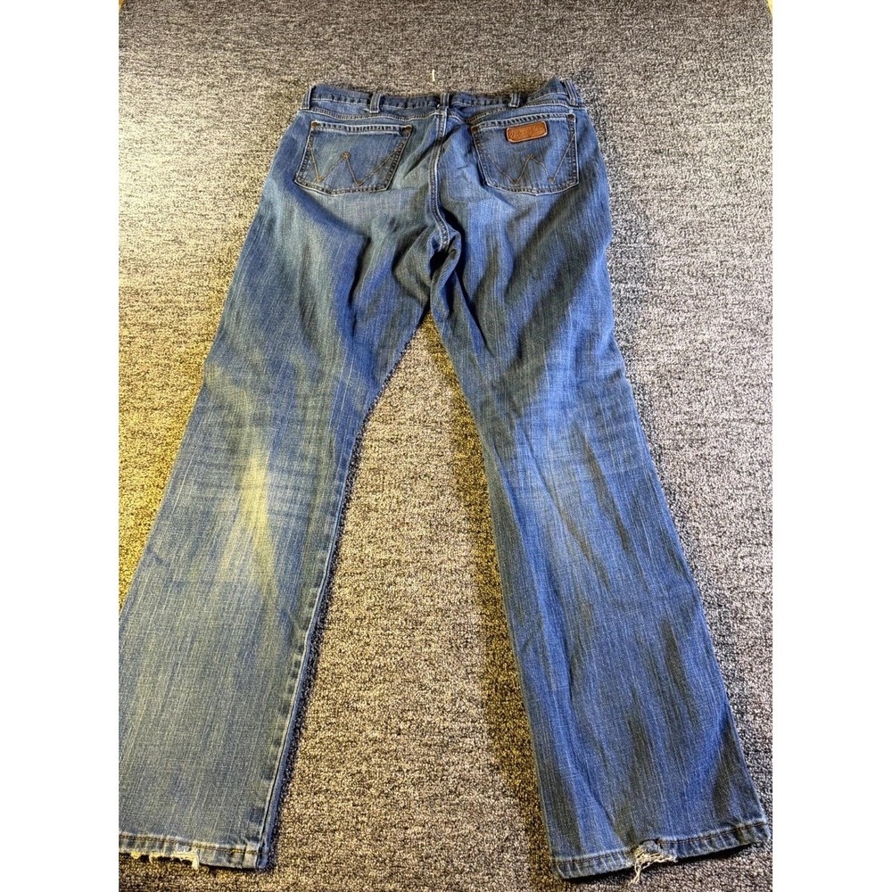 Wrangler Retro Relaxed Boot Jeans Mens 38x36 Blue Whiskered Denim Cotton Stretch - Picture 2 of 15